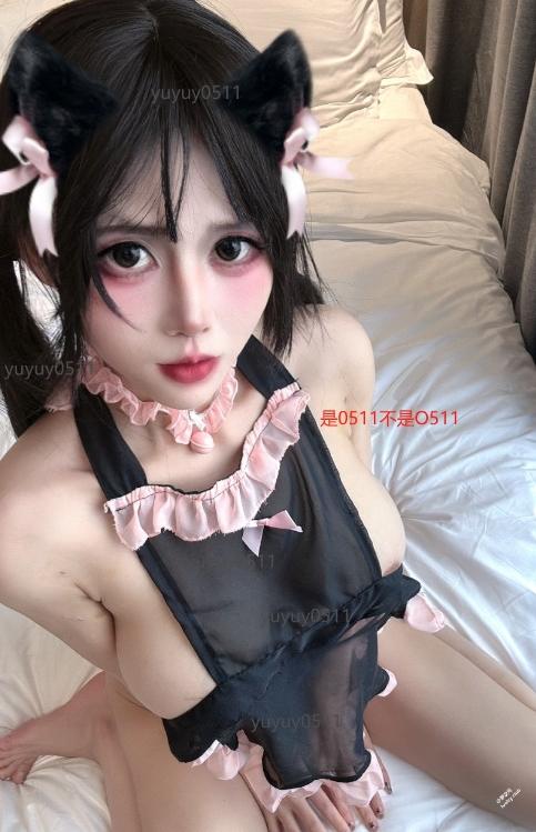 25070219  煜煜y 顶级萝莉推特合集 212P+46V-780M