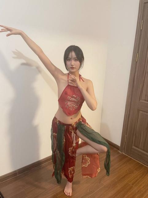 25073110  焕儿 推特合集  337P+57V-3.32G