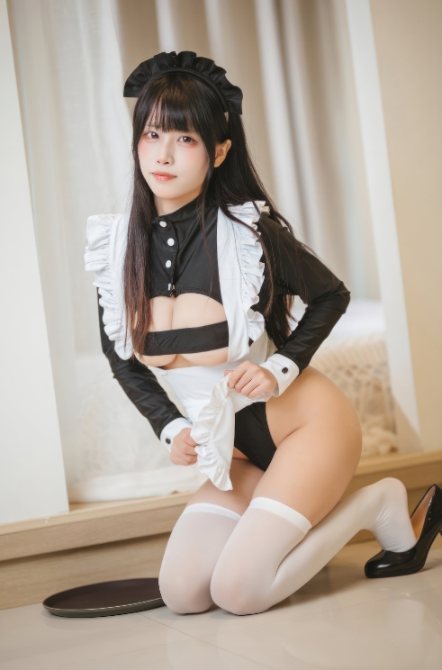 25072306  三無人型 - 高叉女仆 42P-289M