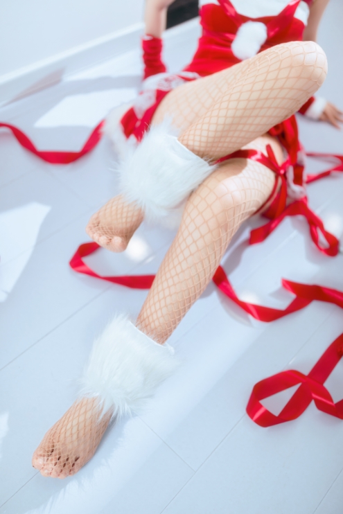 25072604  洛桑w伊梓 - 网袜丝带兔兔 46P+4V-423M