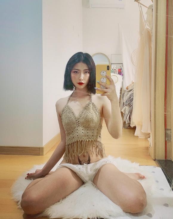 25081016  妮是老虎 推特合集 725P+23V-2.02G