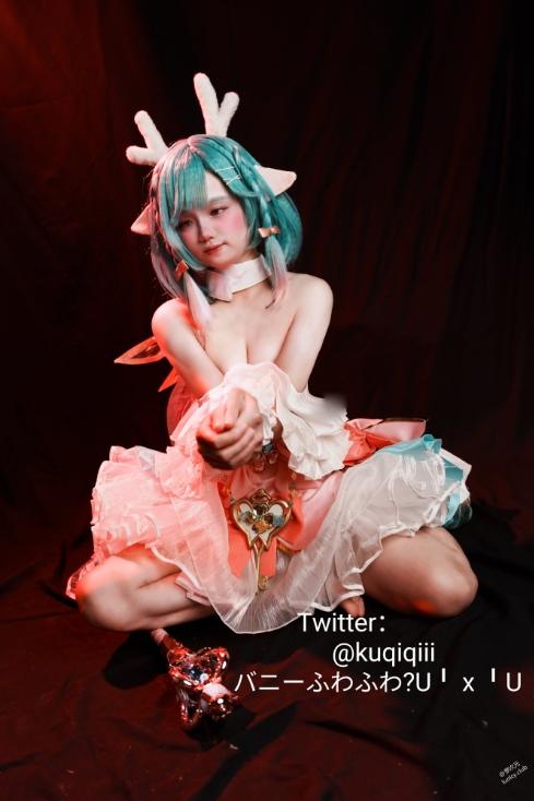 25081718  小兔绵绵 推特合集 238P+5V-1.08G