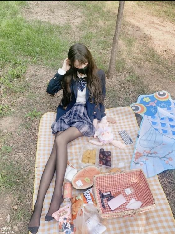 25081418   小瑶酱 顶级萝莉推特合集 482P+58V-1.54G