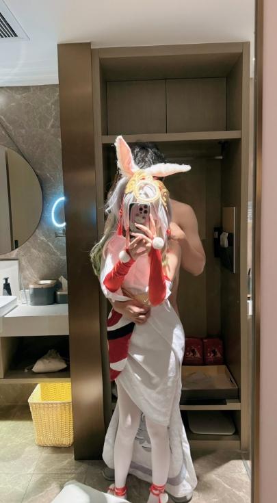 25081017  武汉kk(兔三岁) 推特合集 65P+66V-2.76G