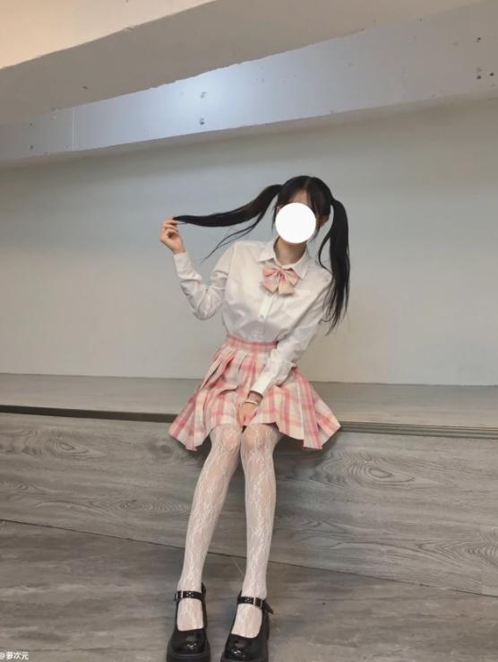 25081418   小瑶酱 顶级萝莉推特合集 482P+58V-1.54G