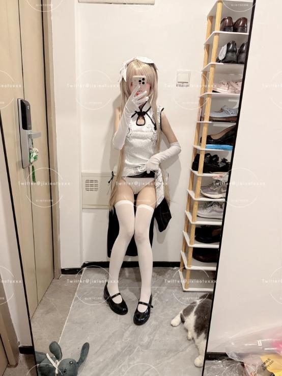 25081018   香蕉不呐呐 推特合集 267P+3V-2G