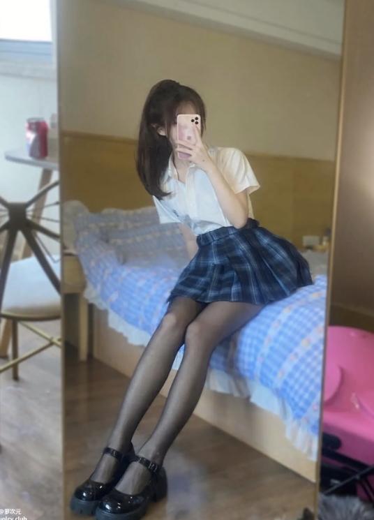 25081418   小瑶酱 顶级萝莉推特合集 482P+58V-1.54G