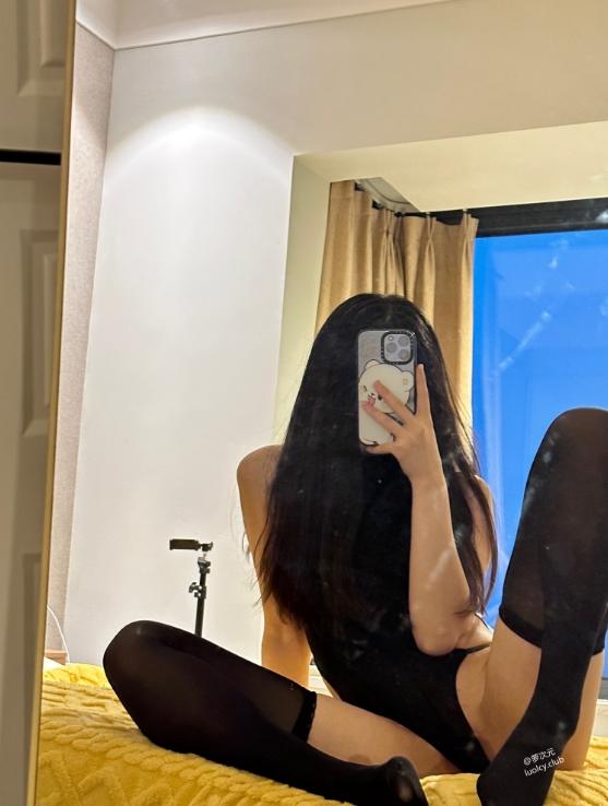 25081413    千岛酱 推特合集 188P+20V-1.73G