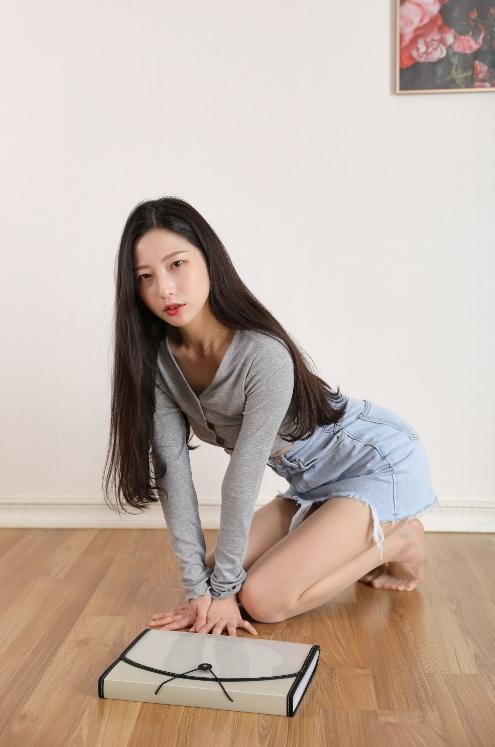 25080601  [BUNNY] Risa - 牛仔短裙肉丝家教 101P-163M