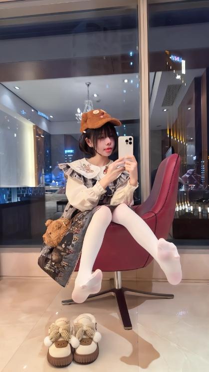 25091412   金钱钱 推特合集 49P+56V-403M