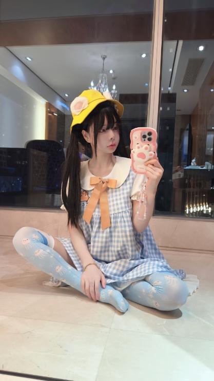 25091412   金钱钱 推特合集 49P+56V-403M