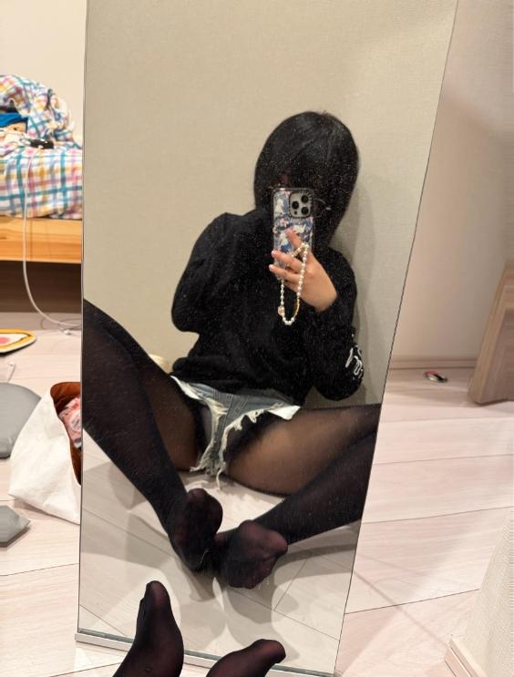 25092316  铭铭Kizami - Fantia 2025年05月合集 235P+4V-1.31G