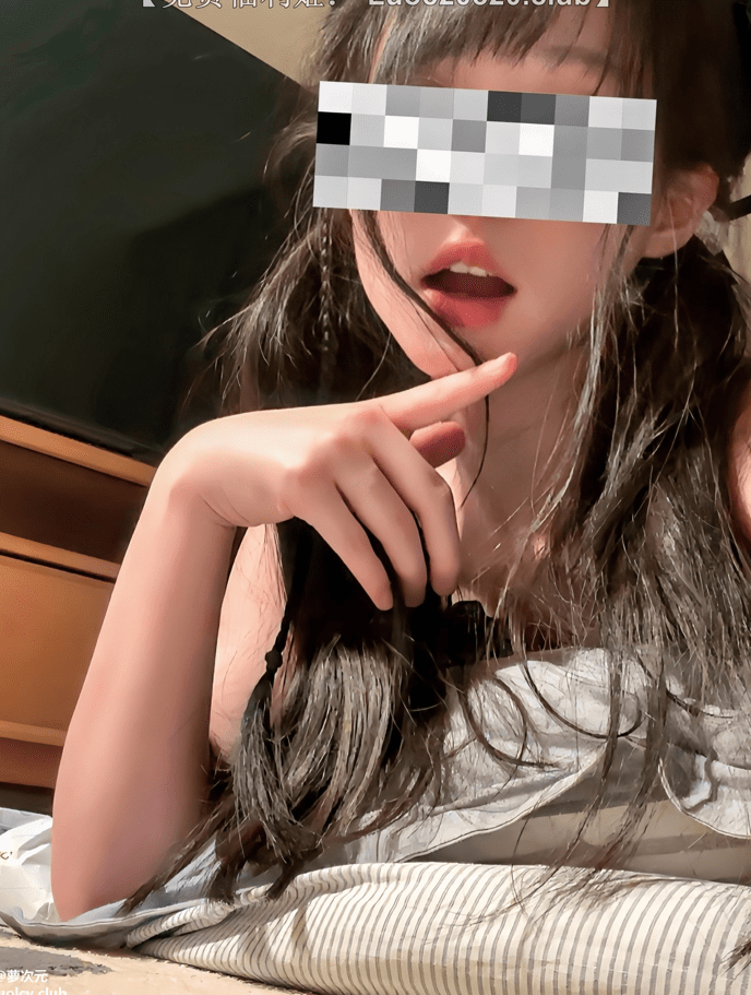 25091409  诱桃酱 推特合集 245P-11V-225M