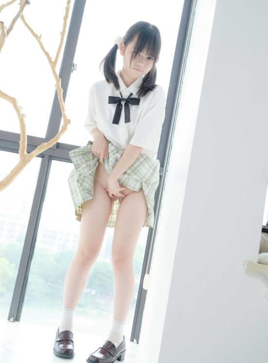 25091717  [少女秩序] 小鱼 - 反差JK爆浆泡芙 140P-28M