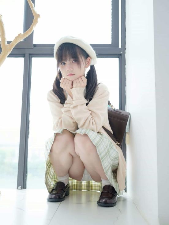 25091717  [少女秩序] 小鱼 - 反差JK爆浆泡芙 140P-28M