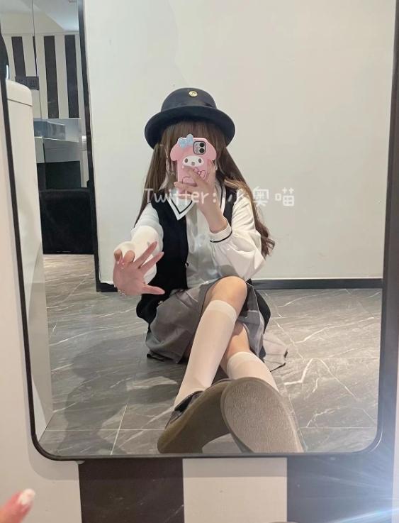 25091406  小奥喵 推特合集 394P+23V-2.2V