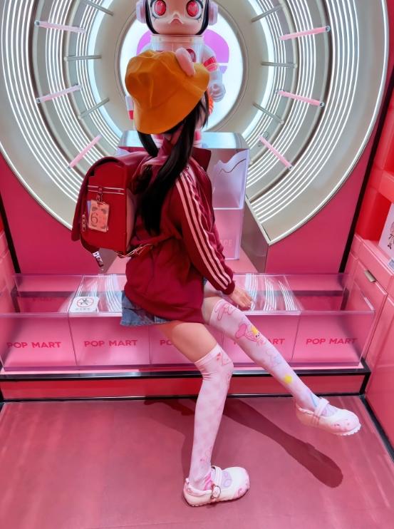 25091412   金钱钱 推特合集 49P+56V-403M