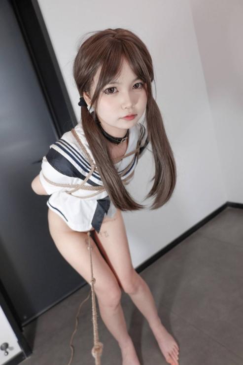 25101602   [素人渔夫] 捕获无辜水手服少女 113P-24M