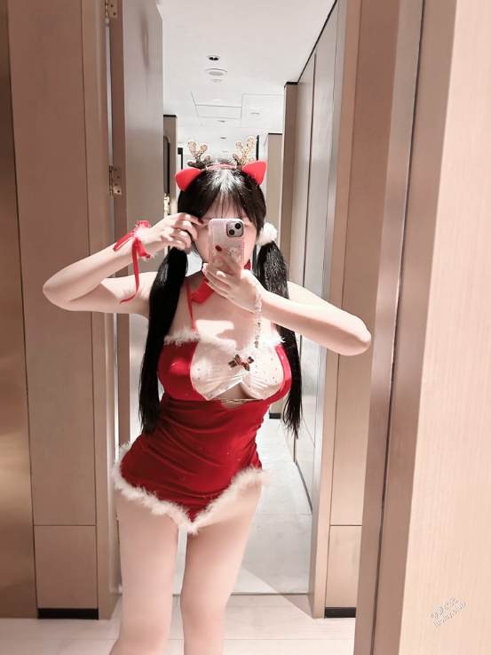 25112609  呆呆酱 - 极品呆萌美少女 127P+108V-1.18G