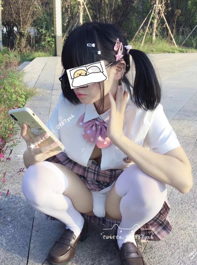 25111403   糯糯酱 推特合集 379P+21V-1.56G