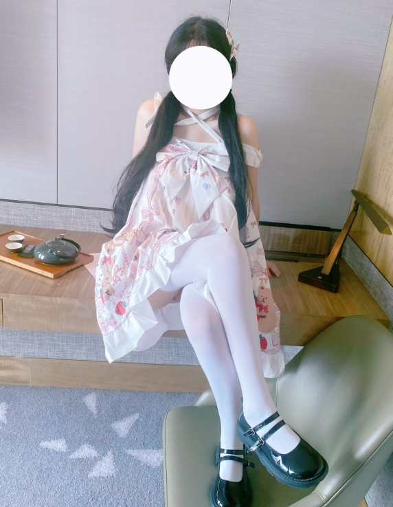 25112609  呆呆酱 - 极品呆萌美少女 127P+108V-1.18G