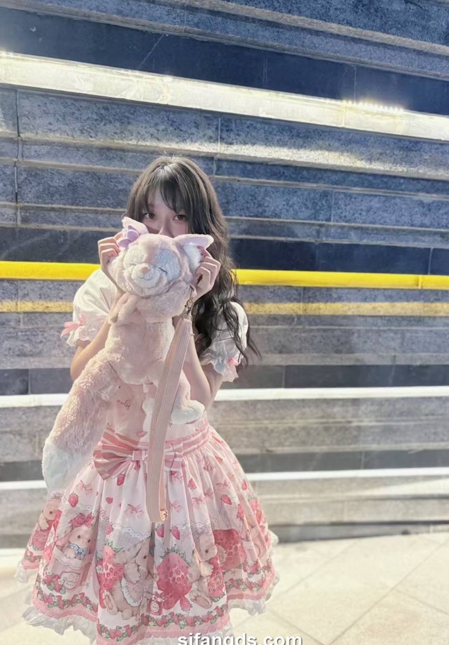 25110708  奶茶情侣 推特合集 66P+20V-1.7G