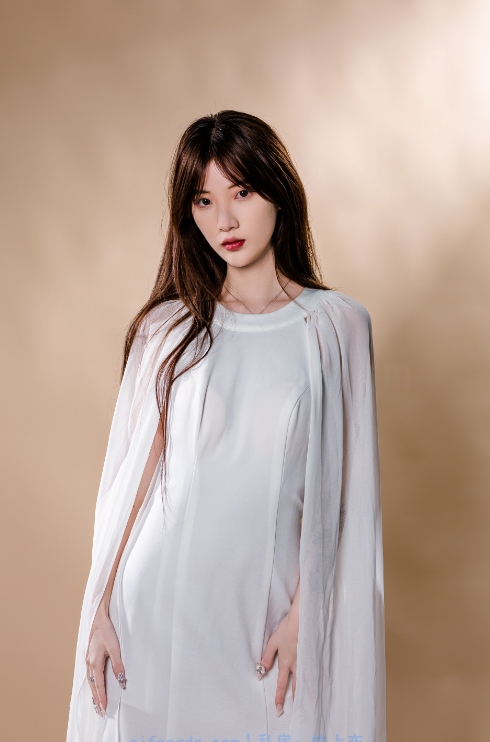 25111603  白雪 - 红白黑 487P-2.48G