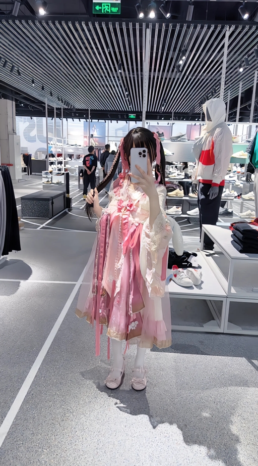 25110215  金钱钱 推特合集 49P+56V-762M