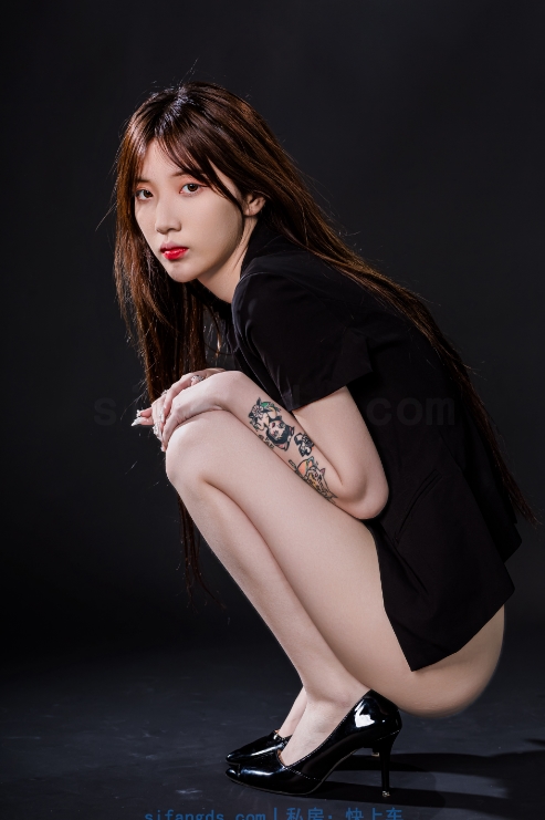 25111603  白雪 - 红白黑 487P-2.48G