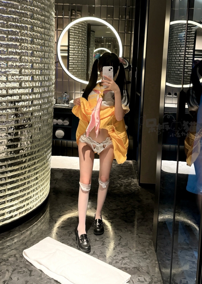 25122309  小月喵 推特合集 298P+34V-1.4G