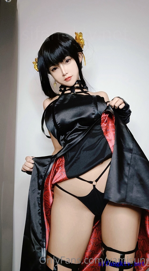 25121718  亚美yamisung 推特合集 3733P+242V-10.3G