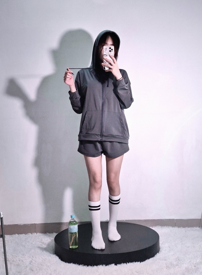 25121412   高桥千凛 - 幻龙+黑色冲锋衣+黑纱镂空 100P+5V-172M