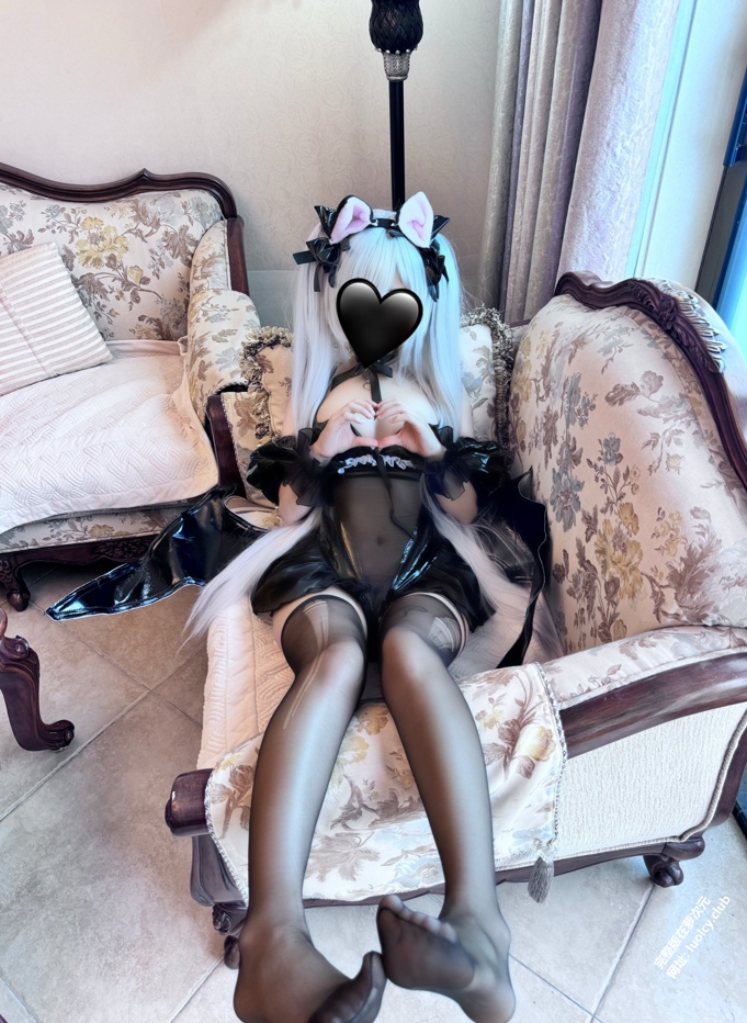 25122309  小月喵 推特合集 298P+34V-1.4G