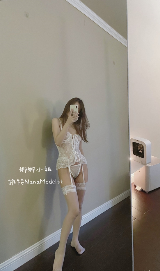 25121707    娜娜小姐 推特合集 819P+2V-3.01G