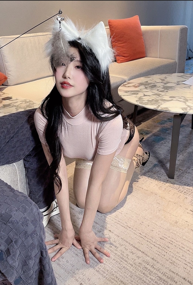 25120117  抖娘利世 - 宠物人妻 28P+1V-227M