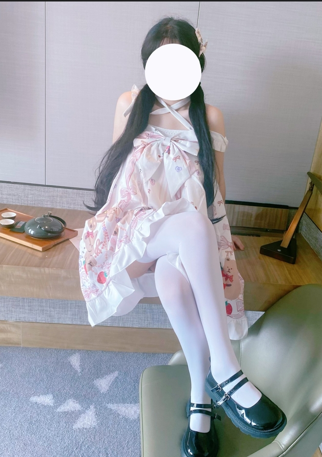 26010112  月宝 推特合集 127P+108V-1.18G