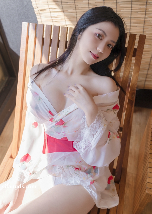 26010406  卡洛琳 - 极致的泡汤体验 114P+1V-585M