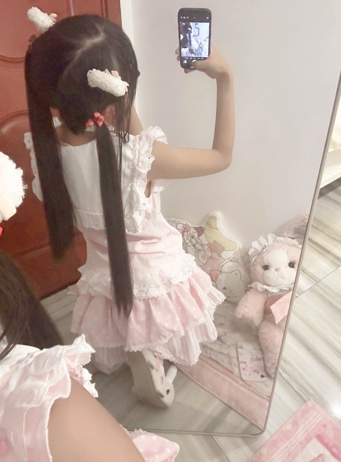 26012913  女神仪 推特合集 98P+46V-112M