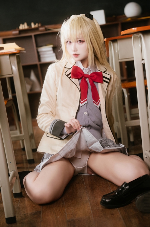 26020618   lunananya fantia29套合集  798P+1V-5.7G