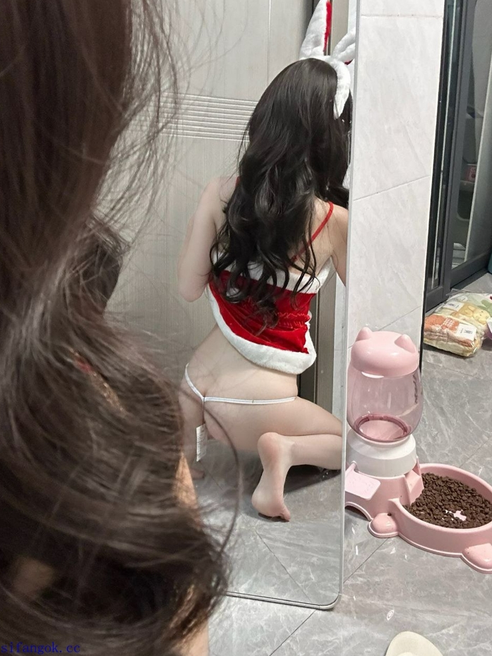 26030405   反差美少女 推特合集 29P+40V-249M