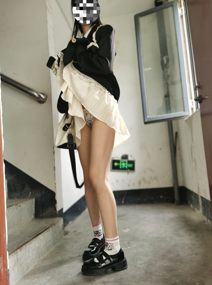 26032317   泉城情侣 推特合集 156P+74V-1.08G