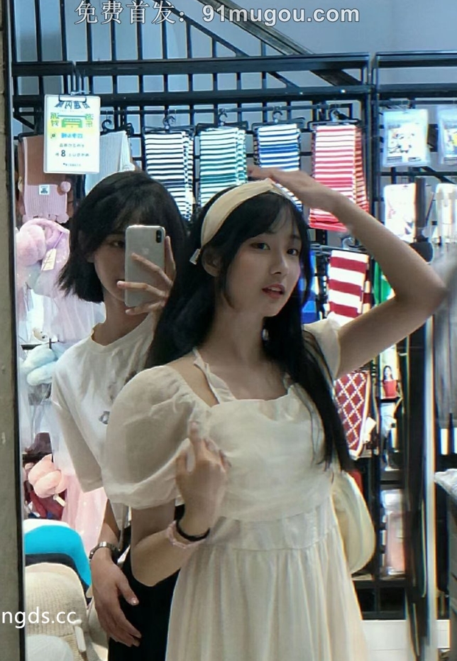 26031319  校花董逸 推特合集 47P+20V-330M