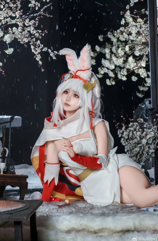 26032314  溜溜猪 推特合集 105P+51V-299M