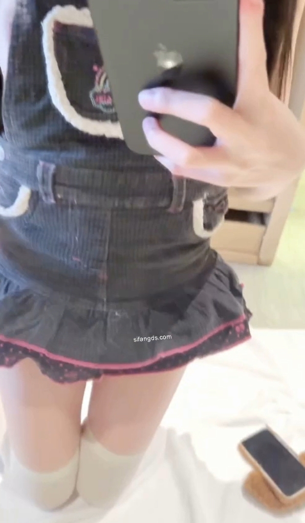 26041317   小咩女儿 推特合集 12P+88V-2.29G