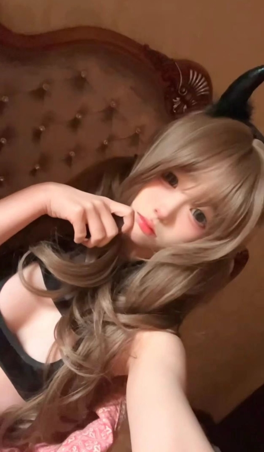 26041305  小茵 推特合集 13P+157V-441M