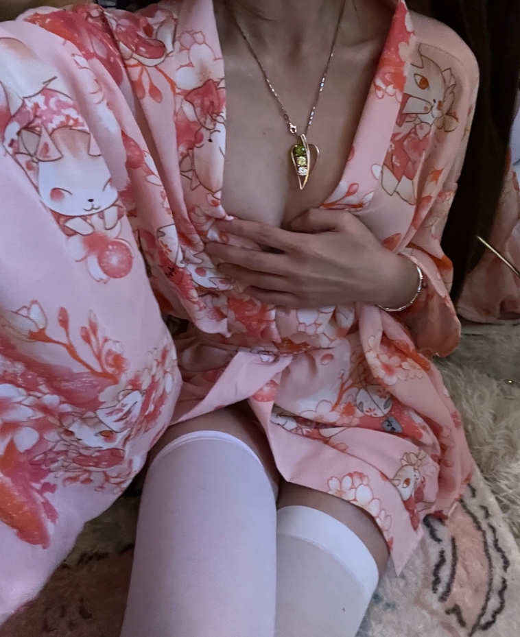 26041305  小茵 推特合集 13P+157V-441M