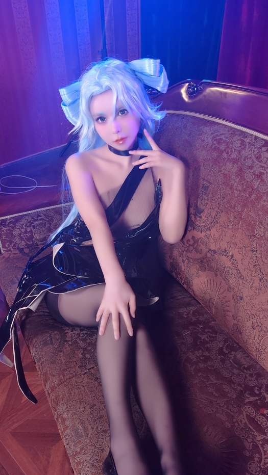 26041017   亚马逊鲶鱼 - PA15 香槟怪盗 32P+2V-144M