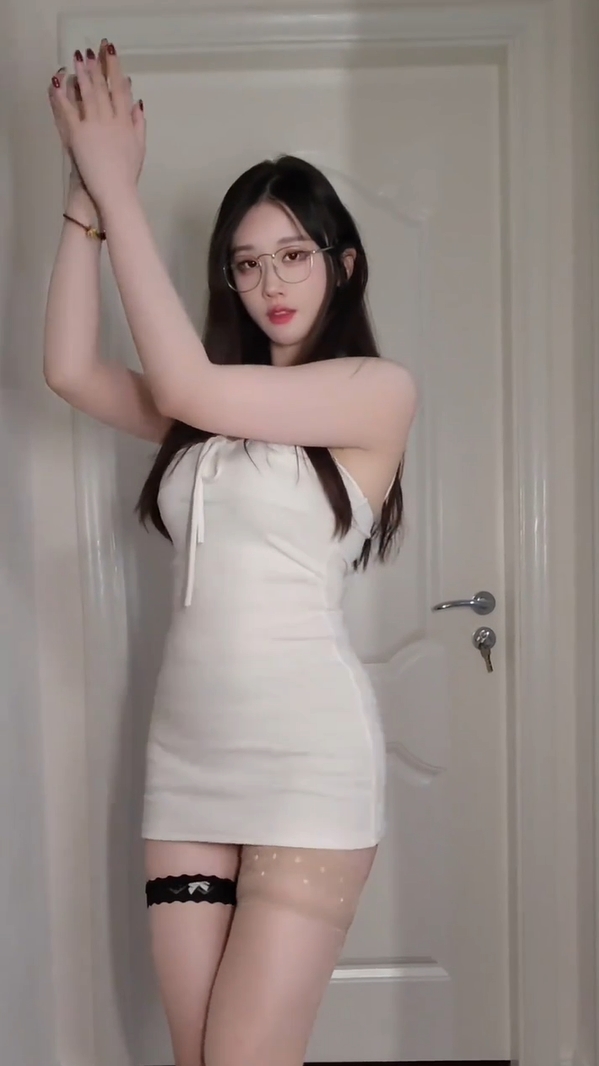 26042215   B站 轩子巨2兔 舰长合集 6V-365M