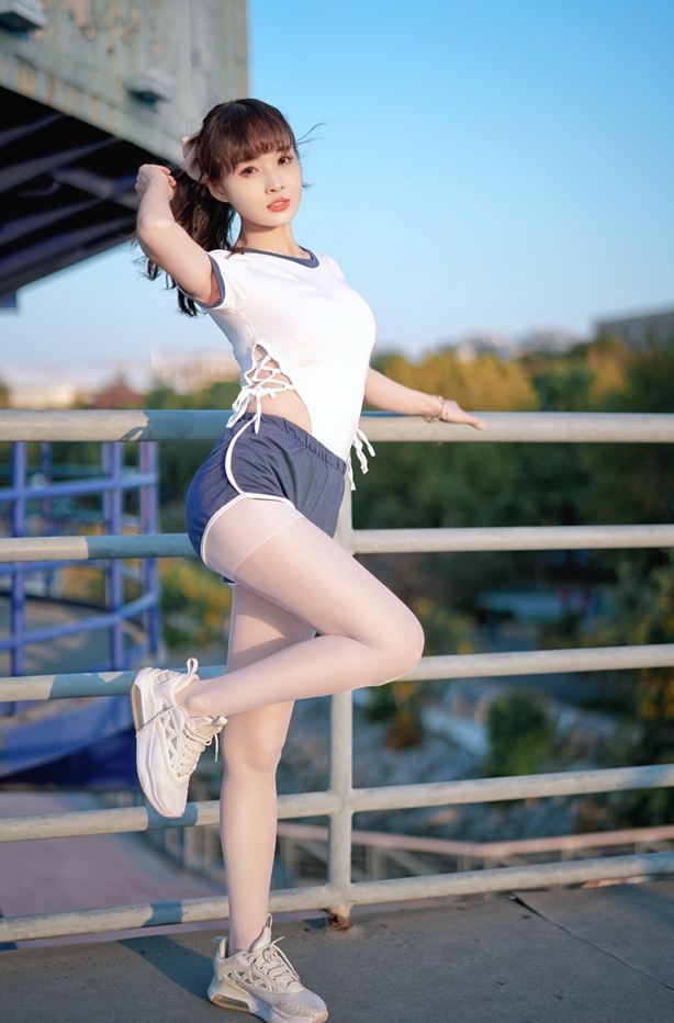 26042214  B站 巫小萤 舰长合集 127P+25V-1.64G