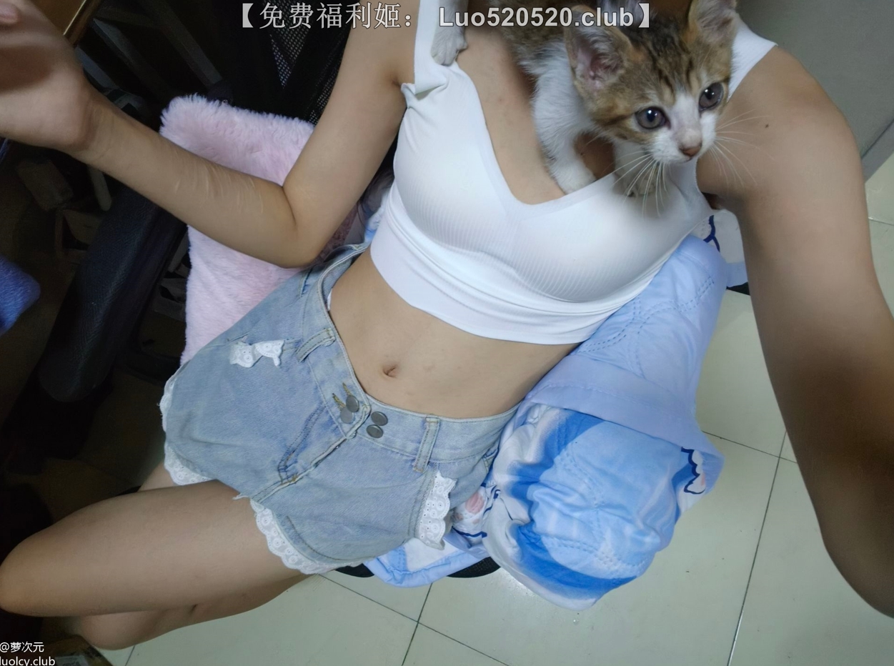 26042908   会说话的猪 推特合集  340P+34V-484M